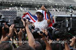 Lewis Hamilton (GBR) Mercedes AMG F1 W08 wins the 2017 Formula One World Championship and celebrates with the team. 29.10.2017. Formula 1 World 29.10.2017. Formula 1 World Championship, Rd 18, Mexican Grand Prix, Mexico City, Mexico, Race Day.