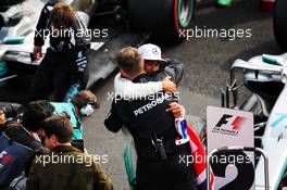 Lewis Hamilton (GBR) Mercedes AMG F1 W08 celebrates winning the World Championship in parc ferme. 29.10.2017. Formula 1 World Championship, Rd 18, Mexican Grand Prix, Mexico City, Mexico, Race Day.