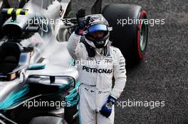 Valtteri Bottas (FIN) Mercedes AMG F1 W08 celebrates his second position in parc ferme. 29.10.2017. Formula 1 World Championship, Rd 18, Mexican Grand Prix, Mexico City, Mexico, Race Day.