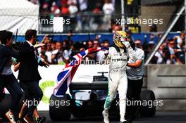 Lewis Hamilton (GBR) Mercedes AMG F1 W08 celebrates his World Championship in parc ferme. 29.10.2017. Formula 1 World Championship, Rd 18, Mexican Grand Prix, Mexico City, Mexico, Race Day.