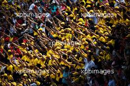 Renault Sport F1 Team fans in the grandstand on lap 19 of the race. 29.10.2017. Formula 1 World Championship, Rd 18, Mexican Grand Prix, Mexico City, Mexico, Race Day.