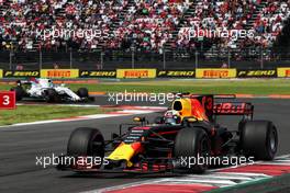 Daniel Ricciardo (AUS) Red Bull Racing RB13. 29.10.2017. Formula 1 World Championship, Rd 18, Mexican Grand Prix, Mexico City, Mexico, Race Day.