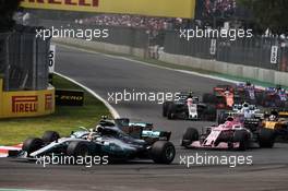 Lewis Hamilton (GBR) Mercedes AMG F1 W08 at the start of the race. 29.10.2017. Formula 1 World Championship, Rd 18, Mexican Grand Prix, Mexico City, Mexico, Race Day.