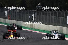 Daniel Ricciardo (AUS) Red Bull Racing RB13 and Lance Stroll (CDN) Williams FW40. 29.10.2017. Formula 1 World Championship, Rd 18, Mexican Grand Prix, Mexico City, Mexico, Race Day.