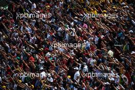 Fans in the grandstand on lap 19 of the race. 29.10.2017. Formula 1 World Championship, Rd 18, Mexican Grand Prix, Mexico City, Mexico, Race Day.