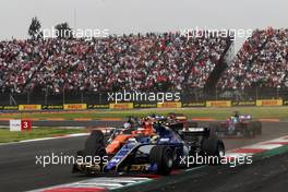Pascal Wehrlein (GER) Sauber C36 at the start of the race. 29.10.2017. Formula 1 World Championship, Rd 18, Mexican Grand Prix, Mexico City, Mexico, Race Day.