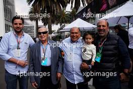 Antonio Perez (MEX) father of Sergio Perez (MEX) Sahara Force India F1 Team (holding child) with Patrick Slim Domit (MEX) (Right).                                28.10.2017. Formula 1 World Championship, Rd 18, Mexican Grand Prix, Mexico City, Mexico, Qualifying Day.