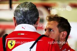 (L to R): Maurizio Arrivabene (ITA) Ferrari Team Principal with Sebastian Vettel (GER) Ferrari. 28.10.2017. Formula 1 World Championship, Rd 18, Mexican Grand Prix, Mexico City, Mexico, Qualifying Day.