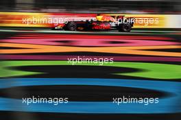 Daniel Ricciardo (AUS) Red Bull Racing RB13. 28.10.2017. Formula 1 World Championship, Rd 18, Mexican Grand Prix, Mexico City, Mexico, Qualifying Day.