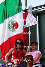 Sergio Perez (MEX) Sahara Force India F1 fans in the grandstand. 28.10.2017. Formula 1 World Championship, Rd 18, Mexican Grand Prix, Mexico City, Mexico, Qualifying Day.