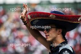 Pierre Gasly (FRA) Scuderia Toro Rosso on the drivers parade. 29.10.2017. Formula 1 World Championship, Rd 18, Mexican Grand Prix, Mexico City, Mexico, Race Day.