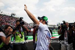 Sergio Perez (MEX) Sahara Force India F1 on the drivers parade. 29.10.2017. Formula 1 World Championship, Rd 18, Mexican Grand Prix, Mexico City, Mexico, Race Day.