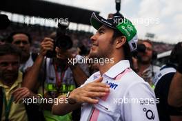 Sergio Perez (MEX) Sahara Force India F1 on the drivers parade. 29.10.2017. Formula 1 World Championship, Rd 18, Mexican Grand Prix, Mexico City, Mexico, Race Day.