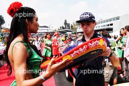 Max Verstappen (NLD) Red Bull Racing on the drivers parade.                                29.10.2017. Formula 1 World Championship, Rd 18, Mexican Grand Prix, Mexico City, Mexico, Race Day.
