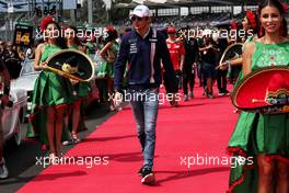 Esteban Ocon (FRA) Sahara Force India F1 Team on the drivers parade. 29.10.2017. Formula 1 World Championship, Rd 18, Mexican Grand Prix, Mexico City, Mexico, Race Day.