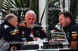 (L to R): Franz Tost (AUT) Scuderia Toro Rosso Team Principal with Dr Helmut Marko (AUT) Red Bull Motorsport Consultant and Christian Horner (GBR) Red Bull Racing Team Principal. 29.10.2017. Formula 1 World Championship, Rd 18, Mexican Grand Prix, Mexico City, Mexico, Race Day.