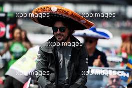 Fernando Alonso (ESP) McLaren on the drivers parade. 29.10.2017. Formula 1 World Championship, Rd 18, Mexican Grand Prix, Mexico City, Mexico, Race Day.