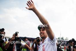 Sergio Perez (MEX) Sahara Force India F1 on the drivers parade. 29.10.2017. Formula 1 World Championship, Rd 18, Mexican Grand Prix, Mexico City, Mexico, Race Day.