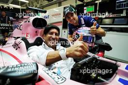 Sergio Perez (MEX) Sahara Force India F1 with Ivan Zamorano (CHL) Former Football Player. 26.10.2017. Formula 1 World Championship, Rd 18, Mexican Grand Prix, Mexico City, Mexico, Preparation Day.