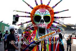 Day of the Dead costumes in the pits. 26.10.2017. Formula 1 World Championship, Rd 18, Mexican Grand Prix, Mexico City, Mexico, Preparation Day.