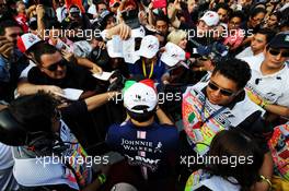 Sergio Perez (MEX) Sahara Force India F1 signs autographs for the fans. 26.10.2017. Formula 1 World Championship, Rd 18, Mexican Grand Prix, Mexico City, Mexico, Preparation Day.