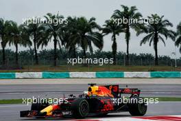 Daniel Ricciardo (AUS) Red Bull Racing RB13.                                29.09.2017. Formula 1 World Championship, Rd 15, Malaysian Grand Prix, Sepang, Malaysia, Friday.