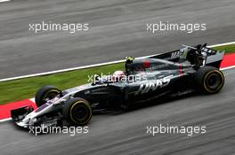 Kevin Magnussen (DEN) Haas VF-17. 29.09.2017. Formula 1 World Championship, Rd 15, Malaysian Grand Prix, Sepang, Malaysia, Friday.