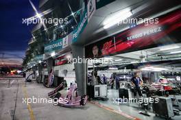 Sahara Force India F1 Team pit garages at night. 29.09.2017. Formula 1 World Championship, Rd 15, Malaysian Grand Prix, Sepang, Malaysia, Friday.