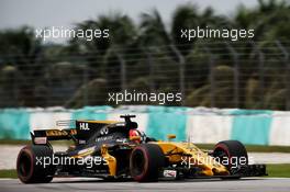 Nico Hulkenberg (GER) Renault Sport F1 Team RS17. 29.09.2017. Formula 1 World Championship, Rd 15, Malaysian Grand Prix, Sepang, Malaysia, Friday.