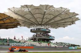 Stoffel Vandoorne (BEL) McLaren MCL32. 29.09.2017. Formula 1 World Championship, Rd 15, Malaysian Grand Prix, Sepang, Malaysia, Friday.