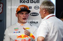 (L to R): Max Verstappen (NLD) Red Bull Racing with Dr Helmut Marko (AUT) Red Bull Motorsport Consultant. 30.09.2017. Formula 1 World Championship, Rd 15, Malaysian Grand Prix, Sepang, Malaysia, Saturday.