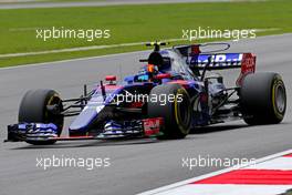 Carlos Sainz Jr (ESP) Scuderia Toro Rosso  30.09.2017. Formula 1 World Championship, Rd 15, Malaysian Grand Prix, Sepang, Malaysia, Saturday.