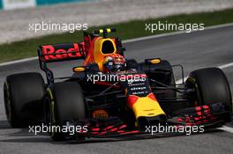 Max Verstappen (NLD) Red Bull Racing RB13. 30.09.2017. Formula 1 World Championship, Rd 15, Malaysian Grand Prix, Sepang, Malaysia, Saturday.