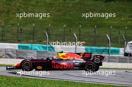 Max Verstappen (NLD) Red Bull Racing RB13, who spun at the final corner in the third practice session after contact. 30.09.2017. Formula 1 World Championship, Rd 15, Malaysian Grand Prix, Sepang, Malaysia, Saturday.