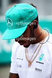 Lewis Hamilton (GBR) Mercedes AMG F1 on the drivers parade. 01.10.2017. Formula 1 World Championship, Rd 15, Malaysian Grand Prix, Sepang, Malaysia, Sunday.