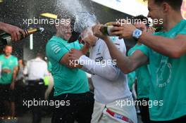 Valtteri Bottas (FIN) Mercedes AMG F1 W08 celebrates with the team. 30.04.2017. Formula 1 World Championship, Rd 4, Russian Grand Prix, Sochi Autodrom, Sochi, Russia, Race Day.