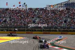 Daniil Kvyat (RUS) Scuderia Toro Rosso STR12. 30.04.2017. Formula 1 World Championship, Rd 4, Russian Grand Prix, Sochi Autodrom, Sochi, Russia, Race Day.