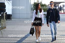 Daniil Kvyat (RUS) Scuderia Toro Rosso with his girlfriend Kelly Piquet (BRA). 30.04.2017. Formula 1 World Championship, Rd 4, Russian Grand Prix, Sochi Autodrom, Sochi, Russia, Race Day.