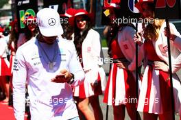 Lewis Hamilton (GBR) Mercedes AMG F1 on the drivers parade. 30.04.2017. Formula 1 World Championship, Rd 4, Russian Grand Prix, Sochi Autodrom, Sochi, Russia, Race Day.