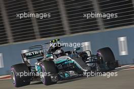 Valtteri Bottas (FIN) Mercedes AMG F1  15.09.2017. Formula 1 World Championship, Rd 14, Singapore Grand Prix, Marina Bay Street Circuit, Singapore, Practice Day.