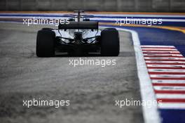 Lewis Hamilton (GBR) Mercedes AMG F1 W08. Singapore Grand Prix, Friday 15th September 2017. Marina Bay Street Circuit, Singapore. 15.09.2017. Formula 1 World Championship, Rd 14, Singapore Grand Prix, Marina Bay Street Circuit, Singapore, Practice Day.