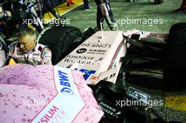 Sahara Force India F1 VJM10 on the grid. 17.09.2017. Formula 1 World Championship, Rd 14, Singapore Grand Prix, Marina Bay Street Circuit, Singapore, Race Day.