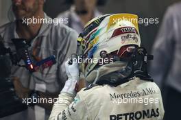 Race winner Lewis Hamilton (GBR) Mercedes AMG F1 celebrates in parc ferme. 17.09.2017. Formula 1 World Championship, Rd 14, Singapore Grand Prix, Marina Bay Street Circuit, Singapore, Race Day.