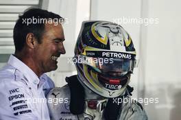 Race winner Lewis Hamilton (GBR) Mercedes AMG F1 celebrates in parc ferme. 17.09.2017. Formula 1 World Championship, Rd 14, Singapore Grand Prix, Marina Bay Street Circuit, Singapore, Race Day.