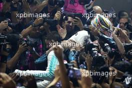 1st place Lewis Hamilton (GBR) Mercedes AMG F1. 17.09.2017. Formula 1 World Championship, Rd 14, Singapore Grand Prix, Marina Bay Street Circuit, Singapore, Race Day.