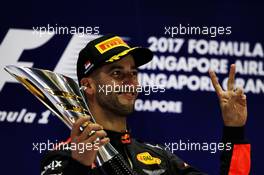 Daniel Ricciardo (AUS) Red Bull Racing celebrates his second position on the podium. 17.09.2017. Formula 1 World Championship, Rd 14, Singapore Grand Prix, Marina Bay Street Circuit, Singapore, Race Day.