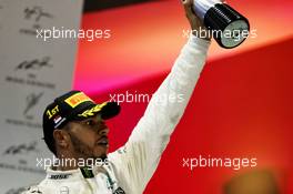 Race winner Lewis Hamilton (GBR) Mercedes AMG F1 celebrates on the podium. 17.09.2017. Formula 1 World Championship, Rd 14, Singapore Grand Prix, Marina Bay Street Circuit, Singapore, Race Day.