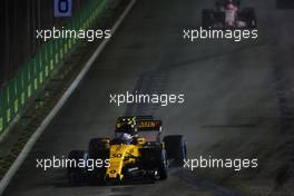 Jolyon Palmer (GBR) Renault Sport F1 Team RS17. 17.09.2017. Formula 1 World Championship, Rd 14, Singapore Grand Prix, Marina Bay Street Circuit, Singapore, Race Day.