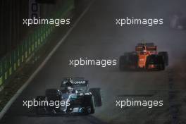 Valtteri Bottas (FIN) Mercedes AMG F1 W08. 17.09.2017. Formula 1 World Championship, Rd 14, Singapore Grand Prix, Marina Bay Street Circuit, Singapore, Race Day.