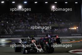 Kevin Magnussen (DEN) Haas VF-17. 17.09.2017. Formula 1 World Championship, Rd 14, Singapore Grand Prix, Marina Bay Street Circuit, Singapore, Race Day.